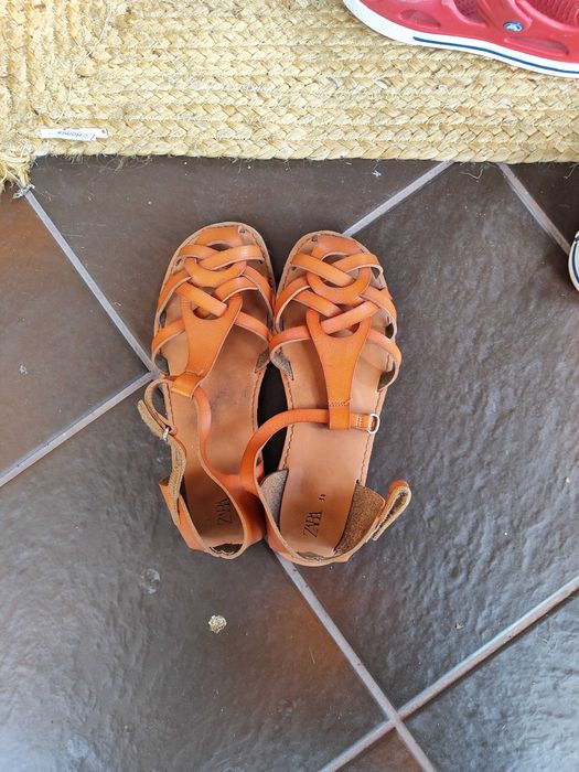 Sandały Crocs i Zara