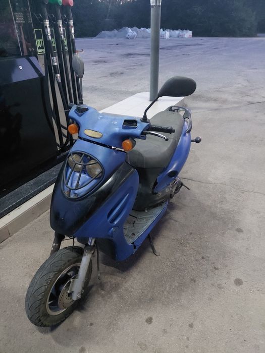 Продам скутер 50 кубов торг