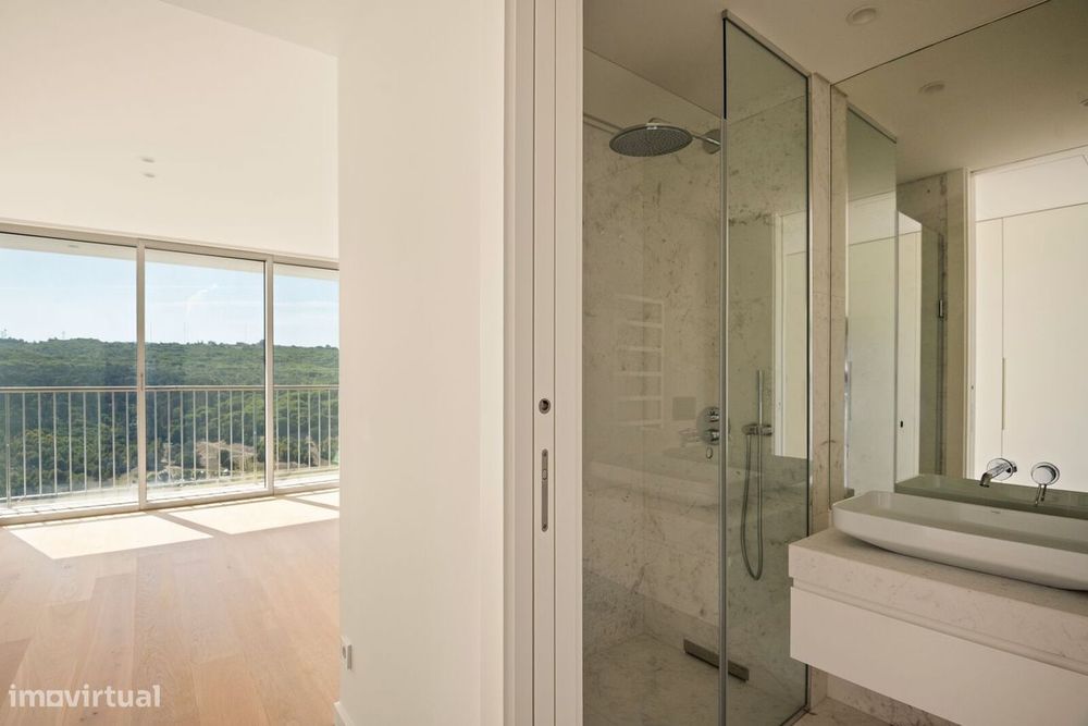 Apartamento T4 + 1 com piscina, Nova Campolide, Lisboa