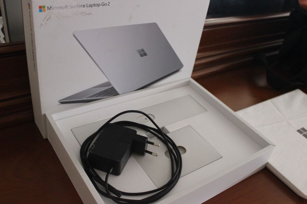 Microsoft Surface Laptop Go 2 12-inch