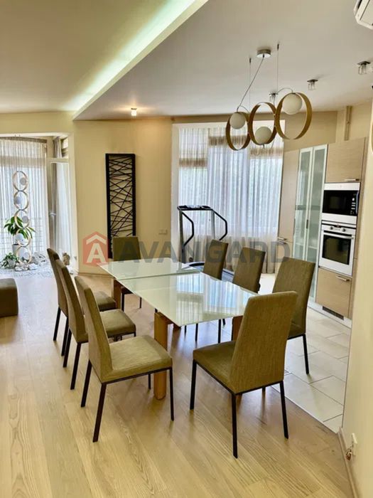 Простора елітна квартира 154 м² у парковій зоні Погулянки