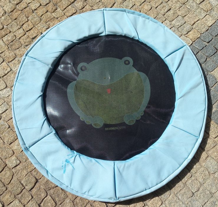 Trampolim criança