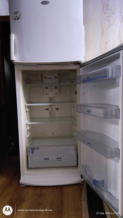 Продам холодильник Whirlpool