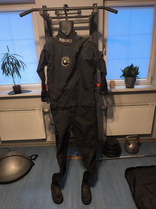 Skafander nurkowy EQUES