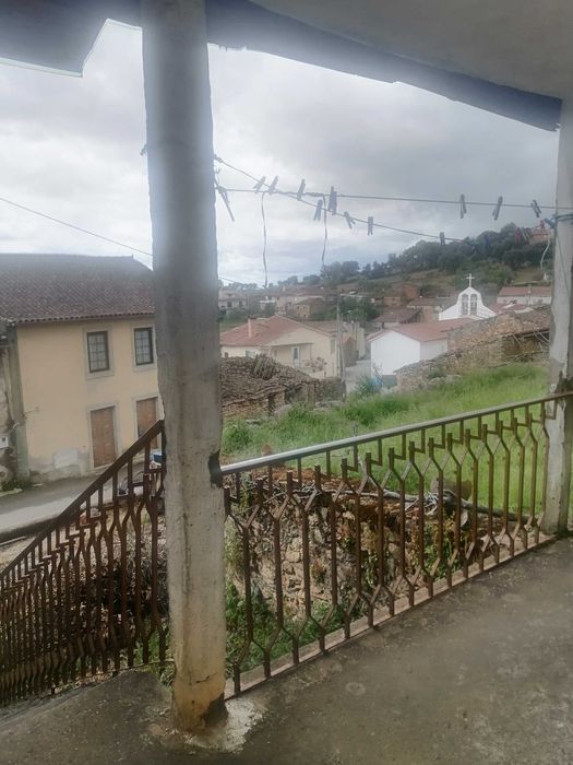 Moradia com Terreno em Zava Mogadouro
