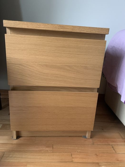 Quarto de casal ,  oferta  de candeeiro e cadeira em pele