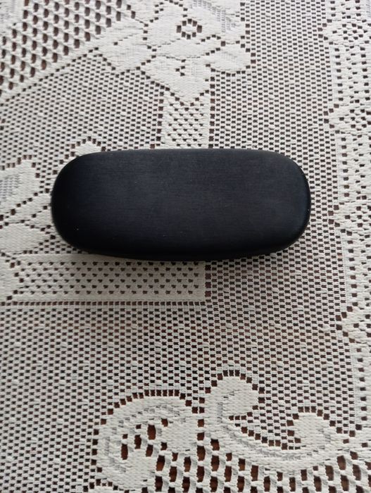 Etui pokrowiec na okulary zamykany