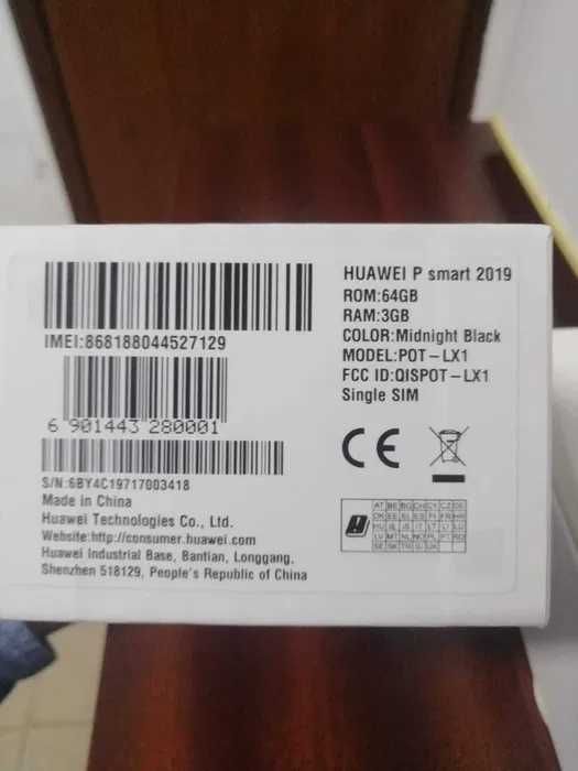 Huawei P Smart phone telemovel