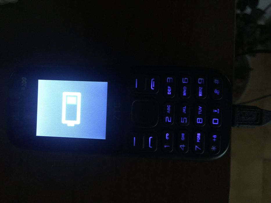 Telemóvel ZTC usado