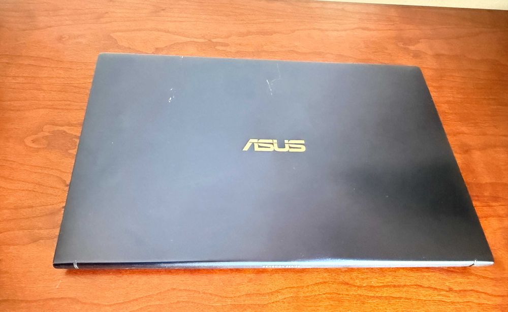 Asus ZenBook UX534FTC|15.6"FulHD|i7-10510u|16G Ram|Ssd 1Tb|GTX1650 4Gb