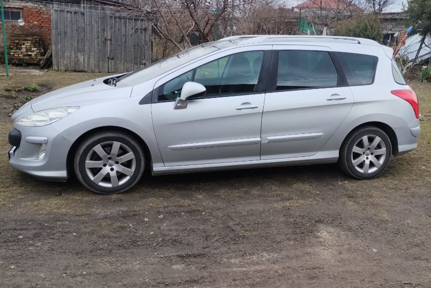 Peugeot 308 SW 2009 для військових