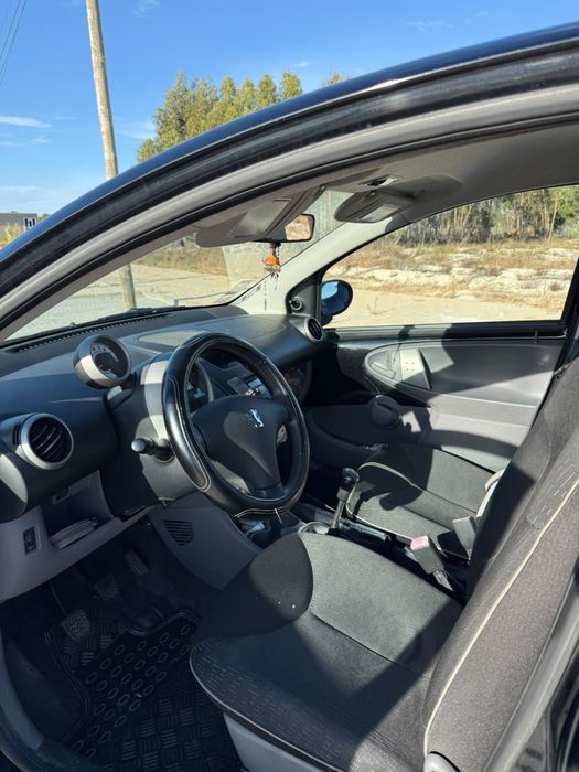 Carro Pegeout 107