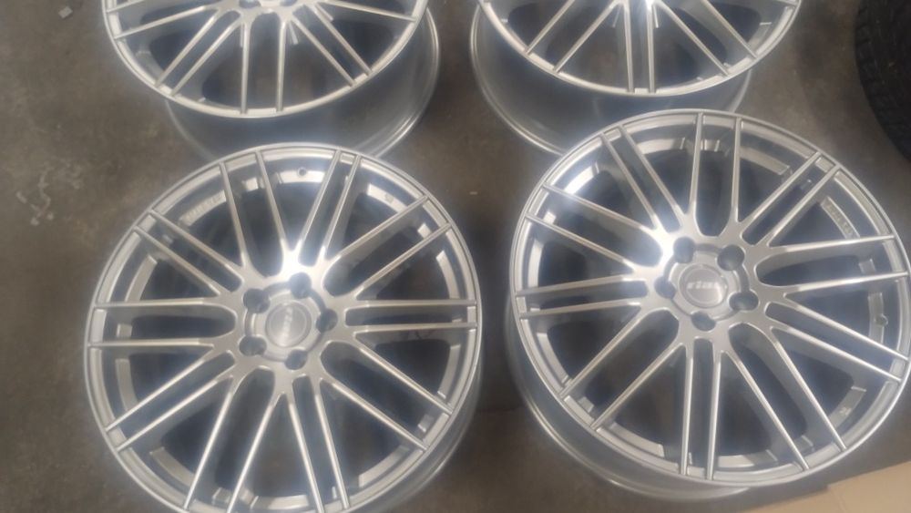 5x114,3 20 cali 8,5j et 45 rial felgi aluminiowe nowe/demo / powystawo