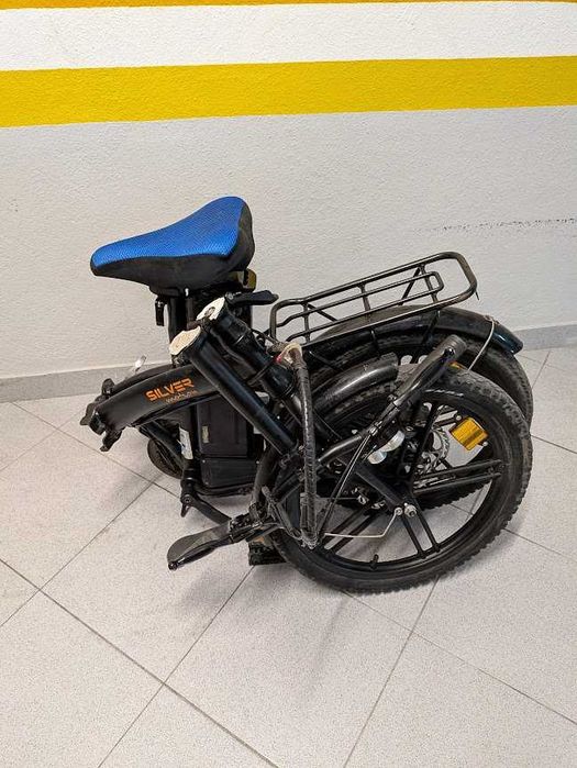 Bicicleta elétrica dobrável