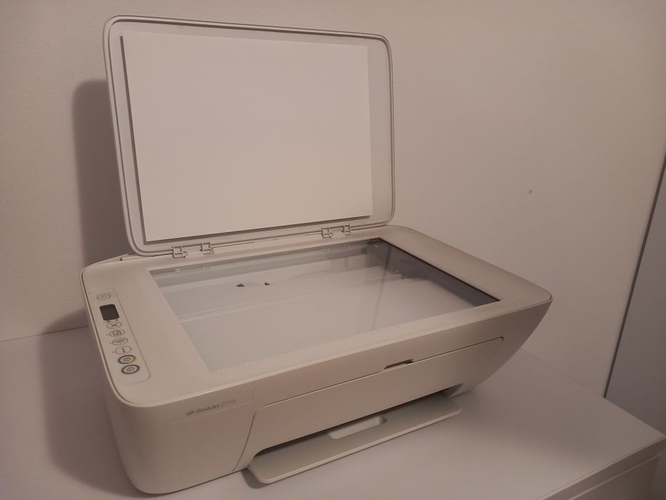 Urzadzenie wielofunkcyjne drukarka skaner ksero HP Deskjet 2710