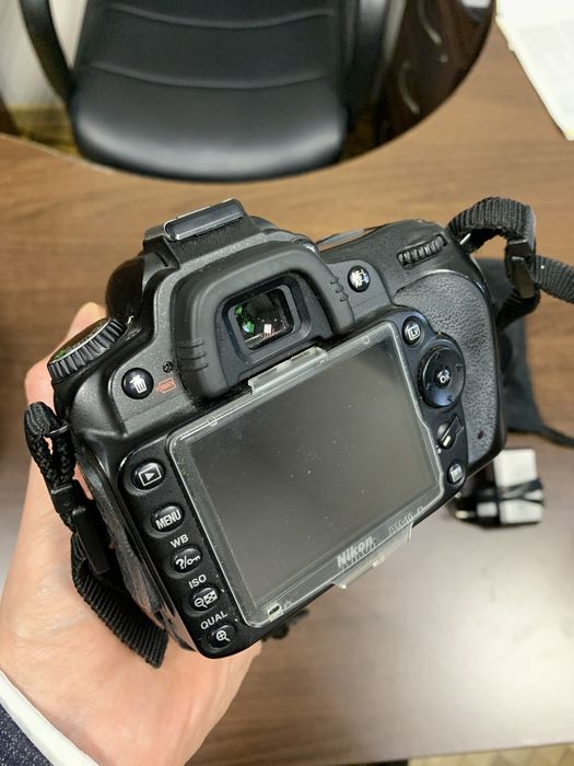 Nikon D90 + обьектив Nikon 18-200mm 1:3.5-5.6G VR ll AF-S ED DX