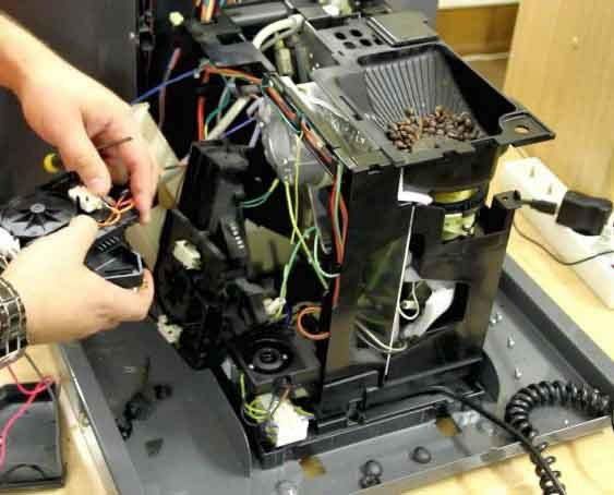 Ремонт кофемашин и кофеварок с гарантией / Обслуживание / Сервис