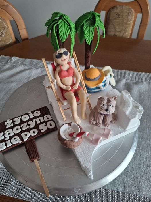 Ozdoby na tort  z masy cukrowej