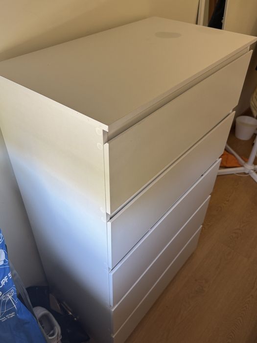 Cómoda para quarto 5 gavetas