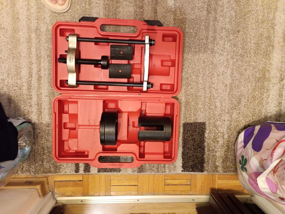 Ściągacz / prasa do tulei wahacza tylnego Ford Mondeo MK4 / Volvo