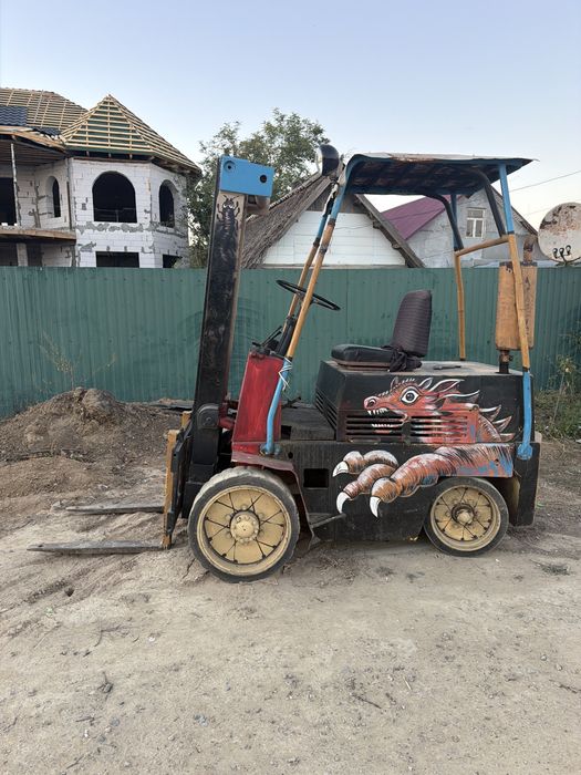 Продам погрузчик бензиновый 3 т