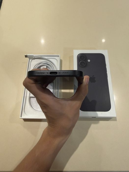 iPhone 16 - 128GB | Preto