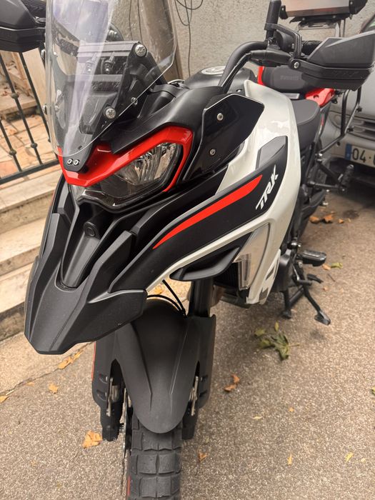 Trk 702x semi nova , conta com 8400km