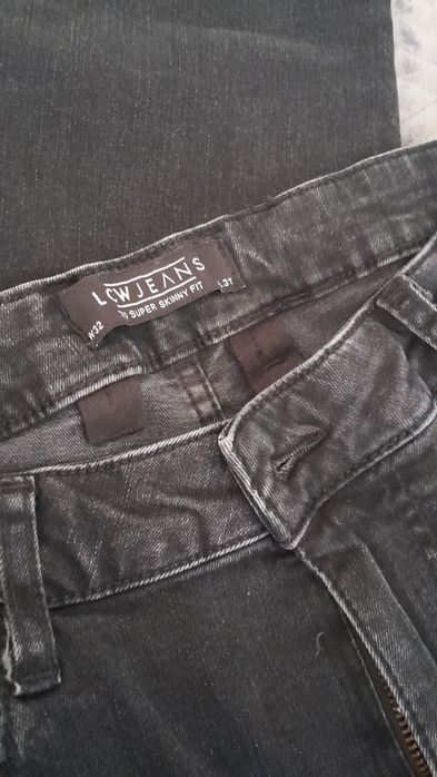 Темно-сірі чоловічі джинси