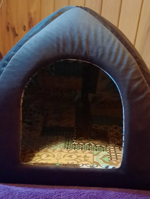 Будиночок-юрта для маленької собачки або кота.