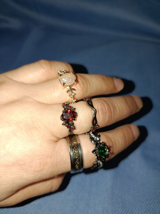 Продам біжутерію, каблучки