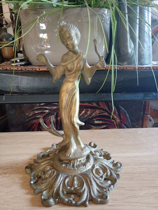 Mosiężna stara rzeźba figurka Gejsza