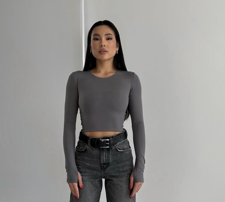 Лонгслив новый серого цвета