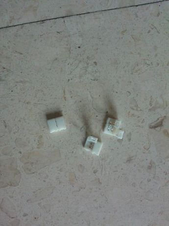 Lligadores flexiveis/fixos para fita leds com 8mm de largura
