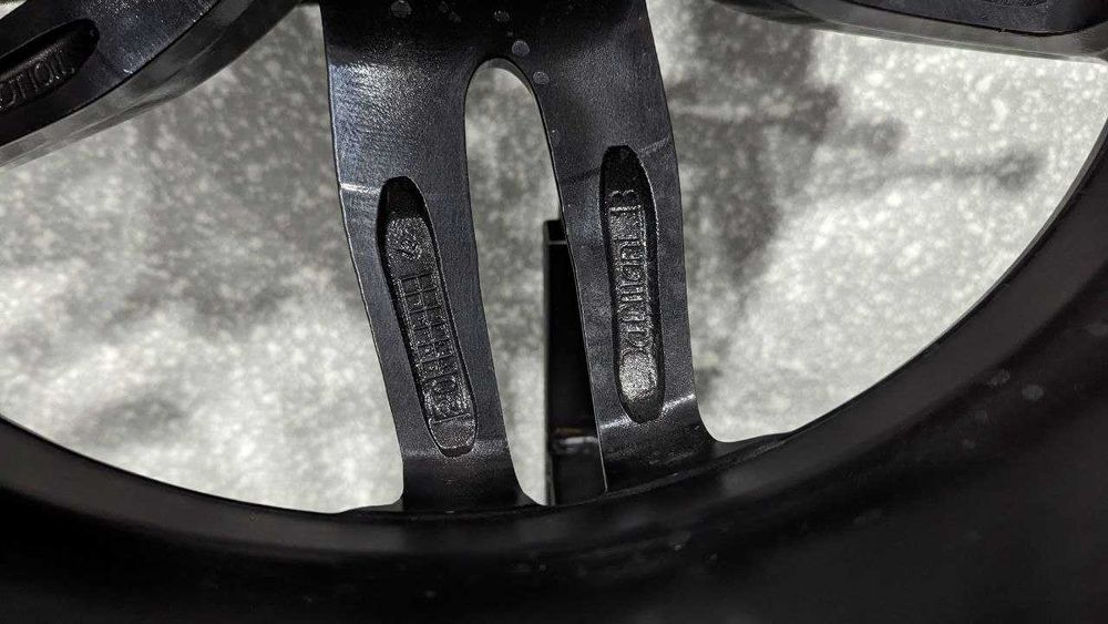 Диски Carmani 5/114.3 R19 8.5J ET35 dia72.6mm (Tesla Model 3)