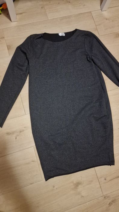 Szara sukienka z długim rękawem M