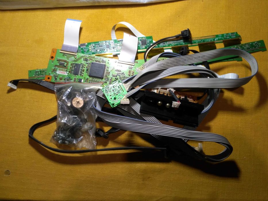 Телевизор Philips 42PFL7662/12 на запчасти