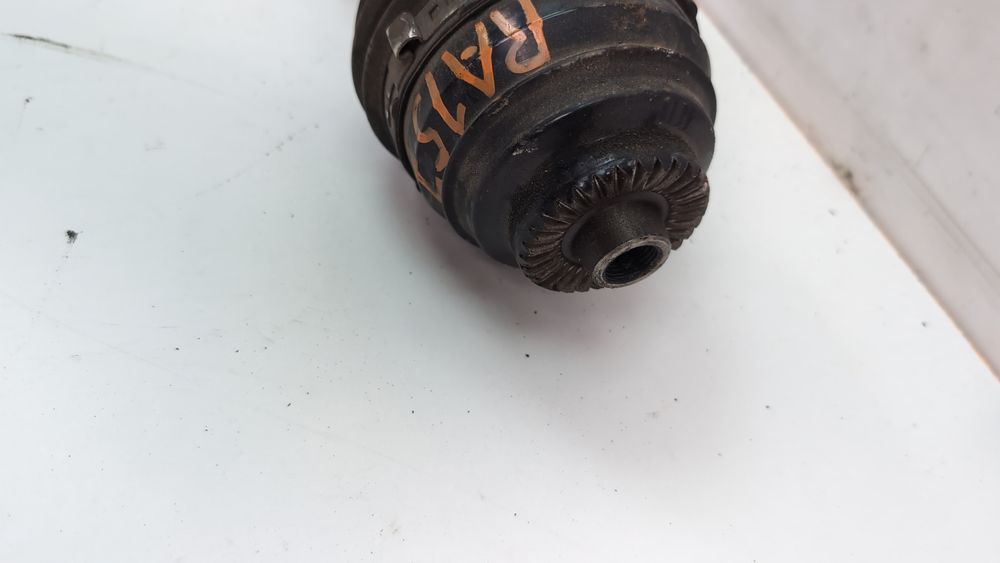 Напіввісь (привід) передня, ліва для BMW 2 Series Gran Coupe 2020-2024