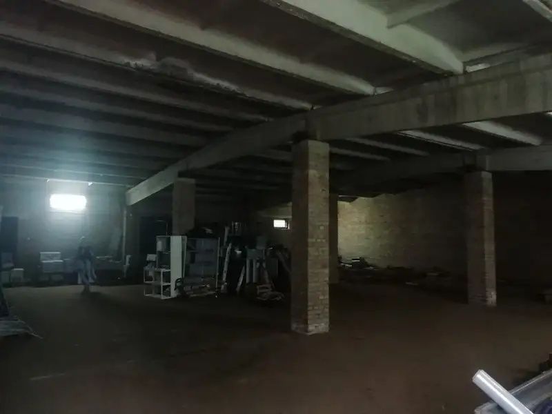 Склад з рампою 235м2