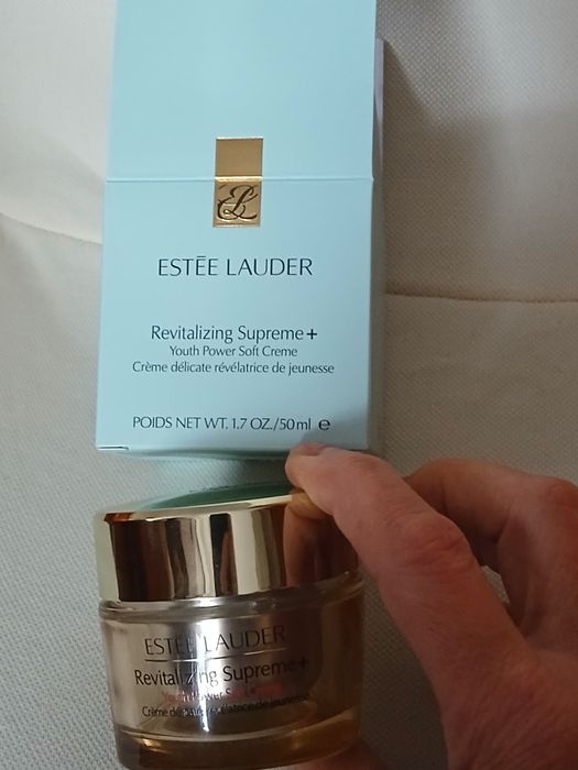 Revitalizing SupremeYouth Power Estee Lauder 50ml.