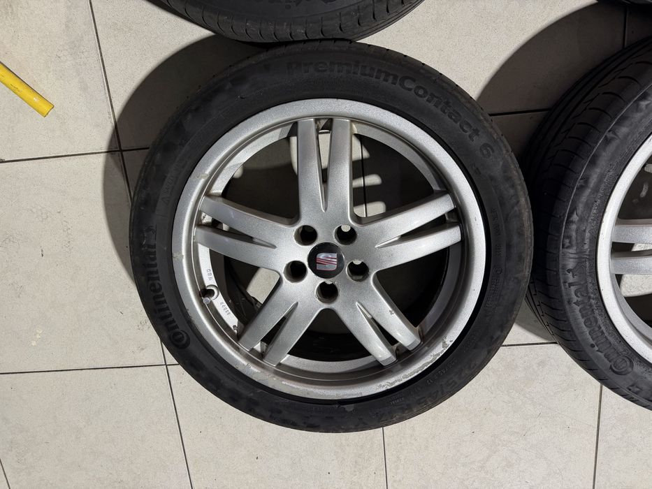 Jantes Seat R17 C/pneus 5x100