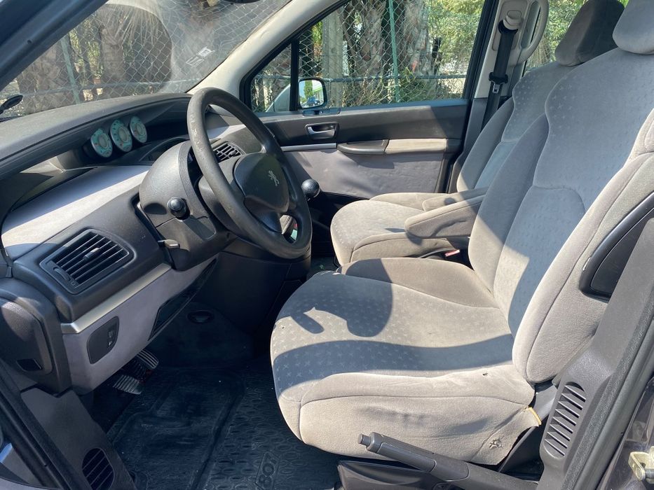 Peugeot 807
7 lugares