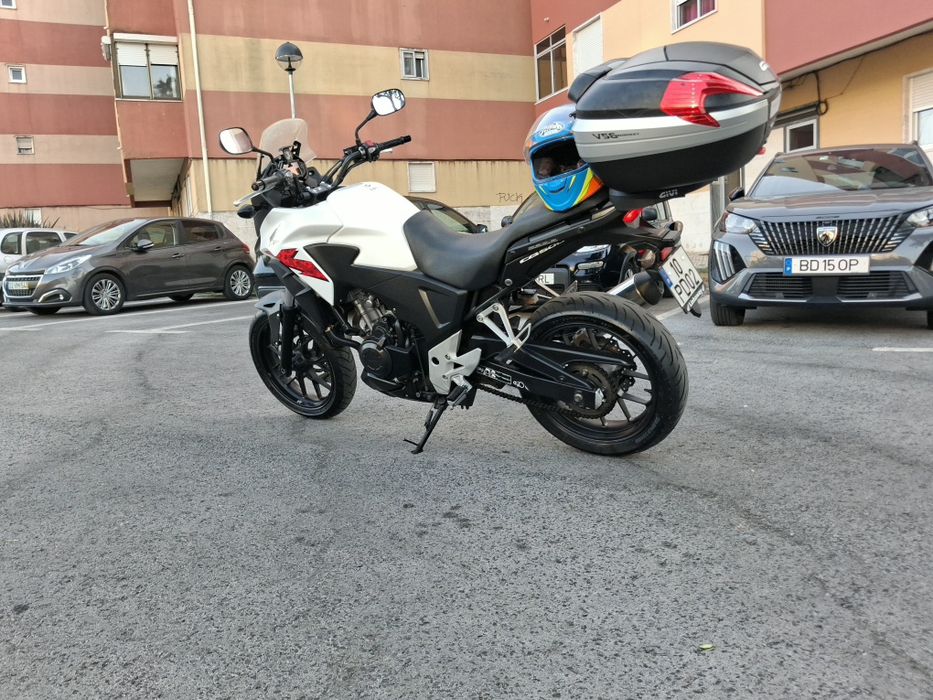 CB500X mota impecavel sempre bem assistida com mala da GIVI com capacidade 2 capacetes