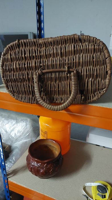 Cesto de verga para transporte de almoco etc.