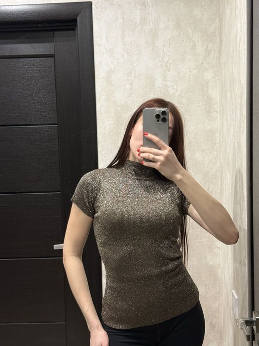 Блискуча кофтинка