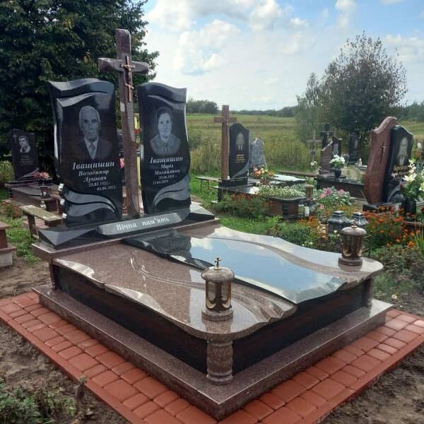 Памятники від Виробника