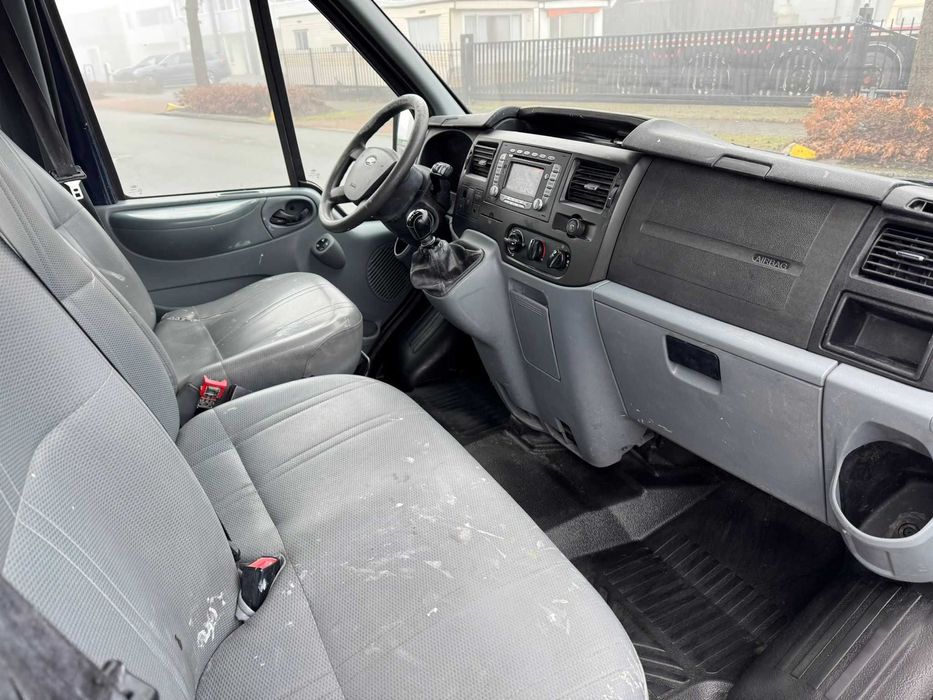 Ford Transit T330, 6 lugares +Divisória carga , teto alto