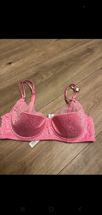 Nowy różowy  biustonosz w centki marki Intimissimi rozmiar 75C