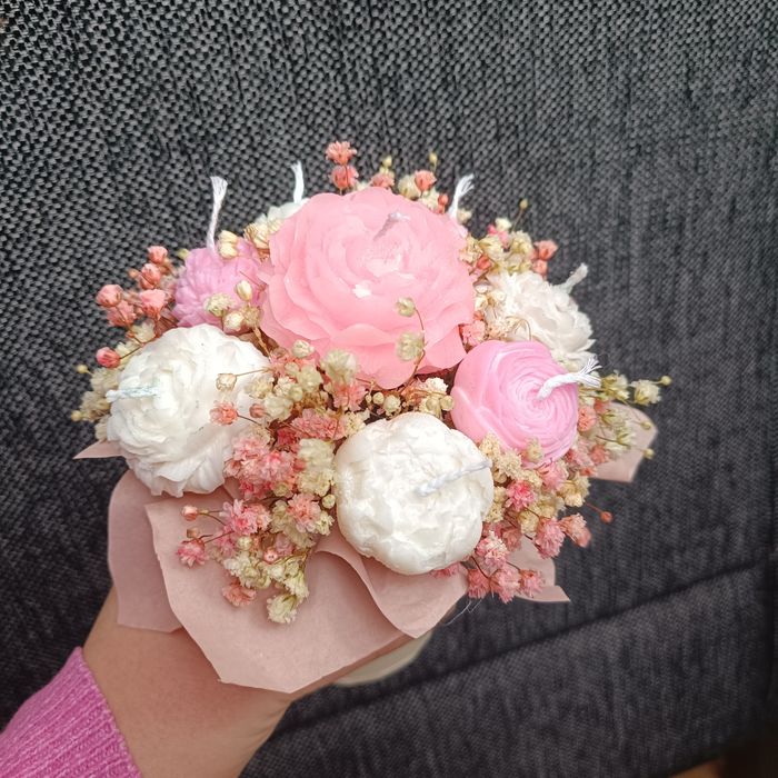 Flowerbox z świec sojowych i gipsówki