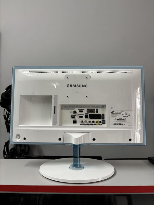 Телевізор-монітор Samsung T24D391EX (гібридний пристрій)