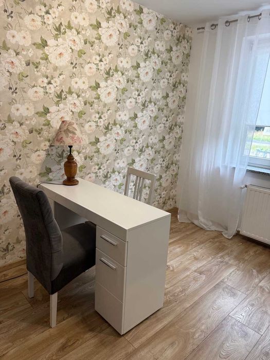Podnajmę stanowiska manicure